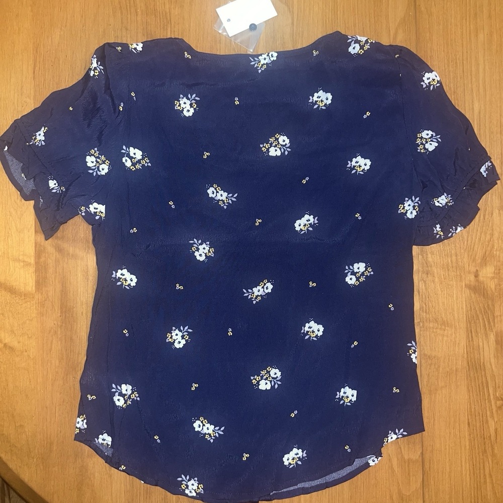 NEW Elodie Women's Size M Navy Blue Floral Puff Sleeve Shirt From Anthropologie - Picture 8 of 8
